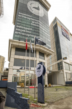 Slider image (8) Smile Hair Clinic